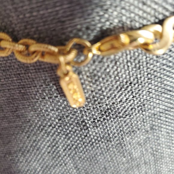 Ivanka Trump Necklace - Picture 5 of 6